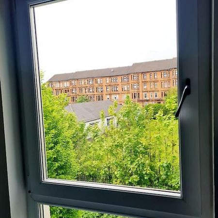 Spacious 5Bed House, Free Parking, No Party ! 글라스고 외부 사진