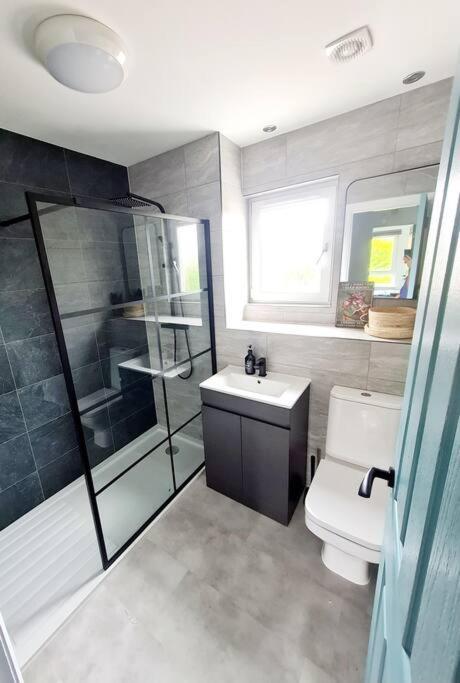 Spacious 5Bed House, Free Parking, No Party ! 글라스고 외부 사진